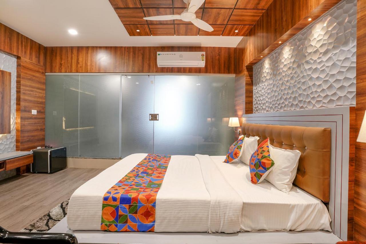 Fabhotel The Valentine - Udhna Road 苏拉特 外观 照片
