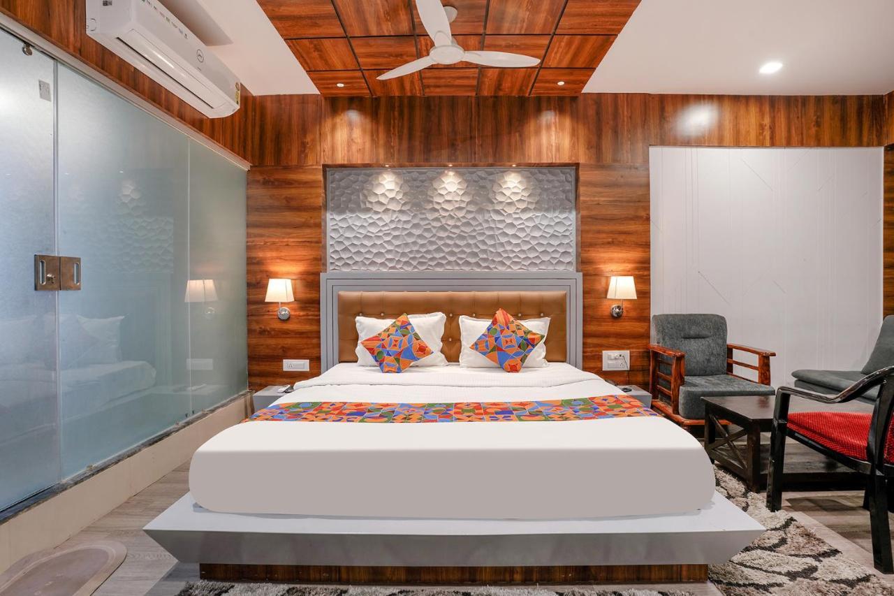 Fabhotel The Valentine - Udhna Road 苏拉特 外观 照片