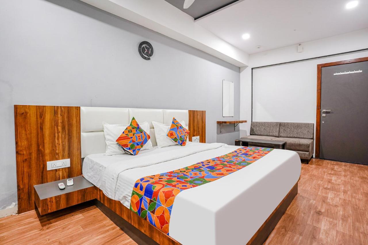 Fabhotel The Valentine - Udhna Road 苏拉特 外观 照片