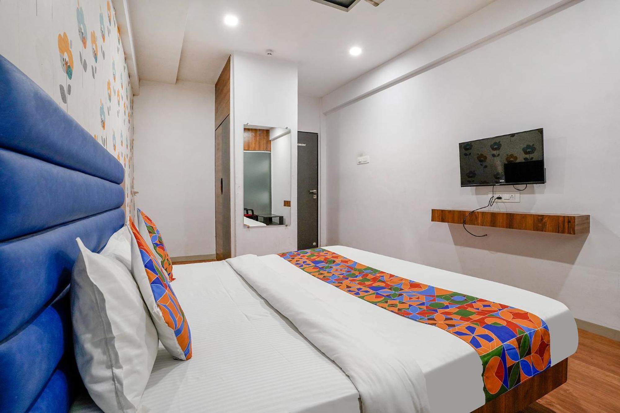 Fabhotel The Valentine - Udhna Road 苏拉特 外观 照片