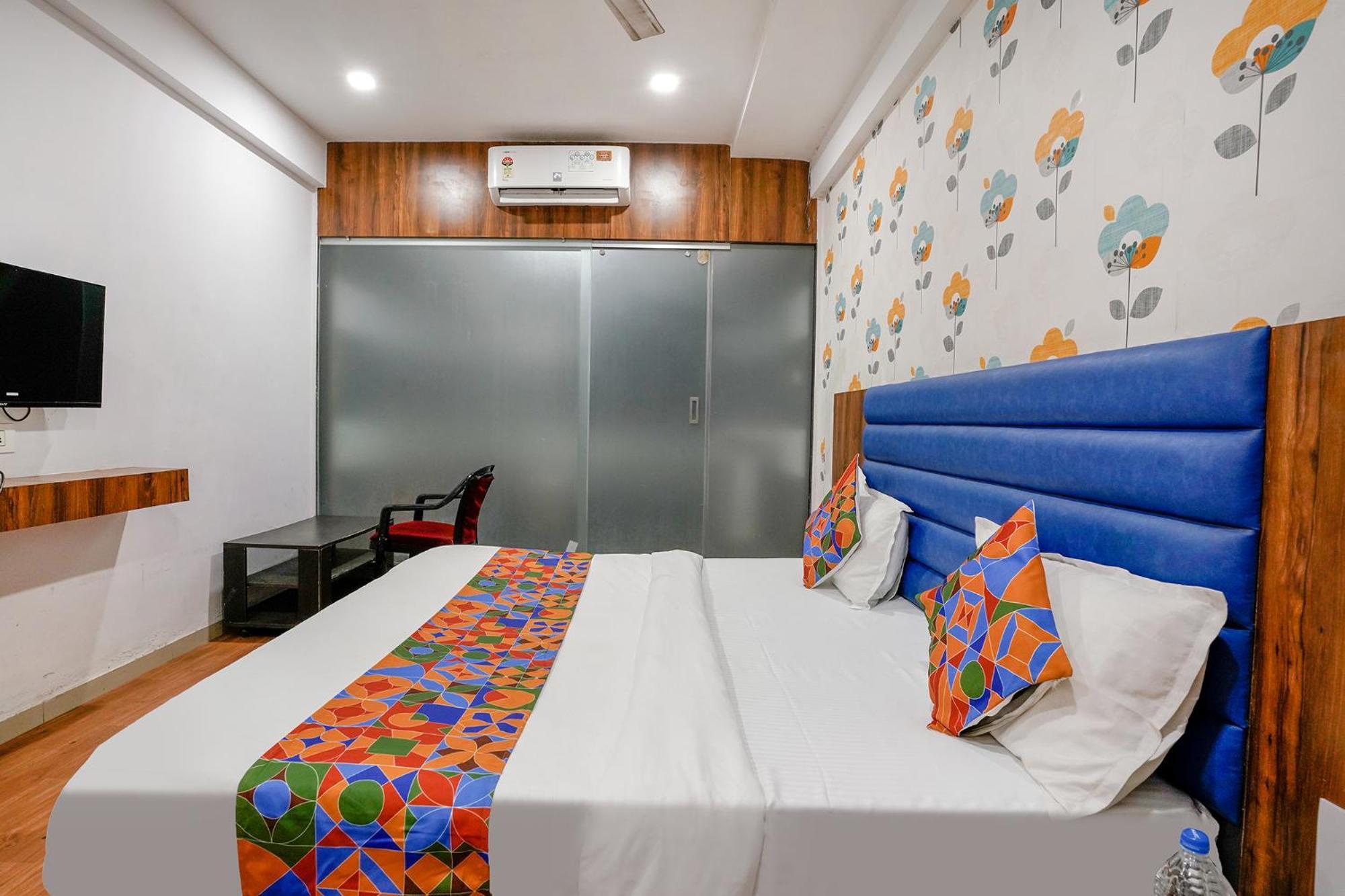 Fabhotel The Valentine - Udhna Road 苏拉特 外观 照片