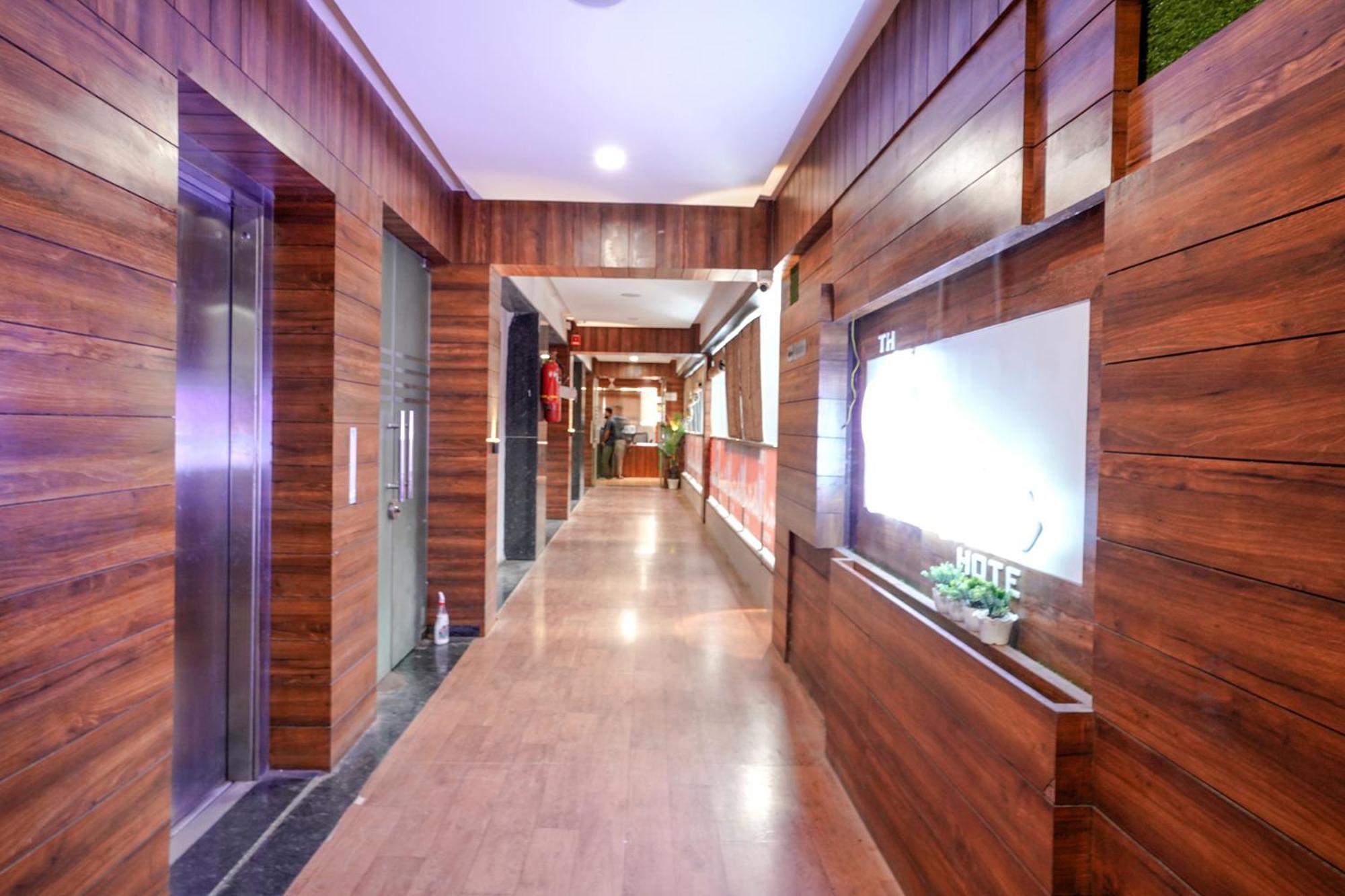 Fabhotel The Valentine - Udhna Road 苏拉特 外观 照片