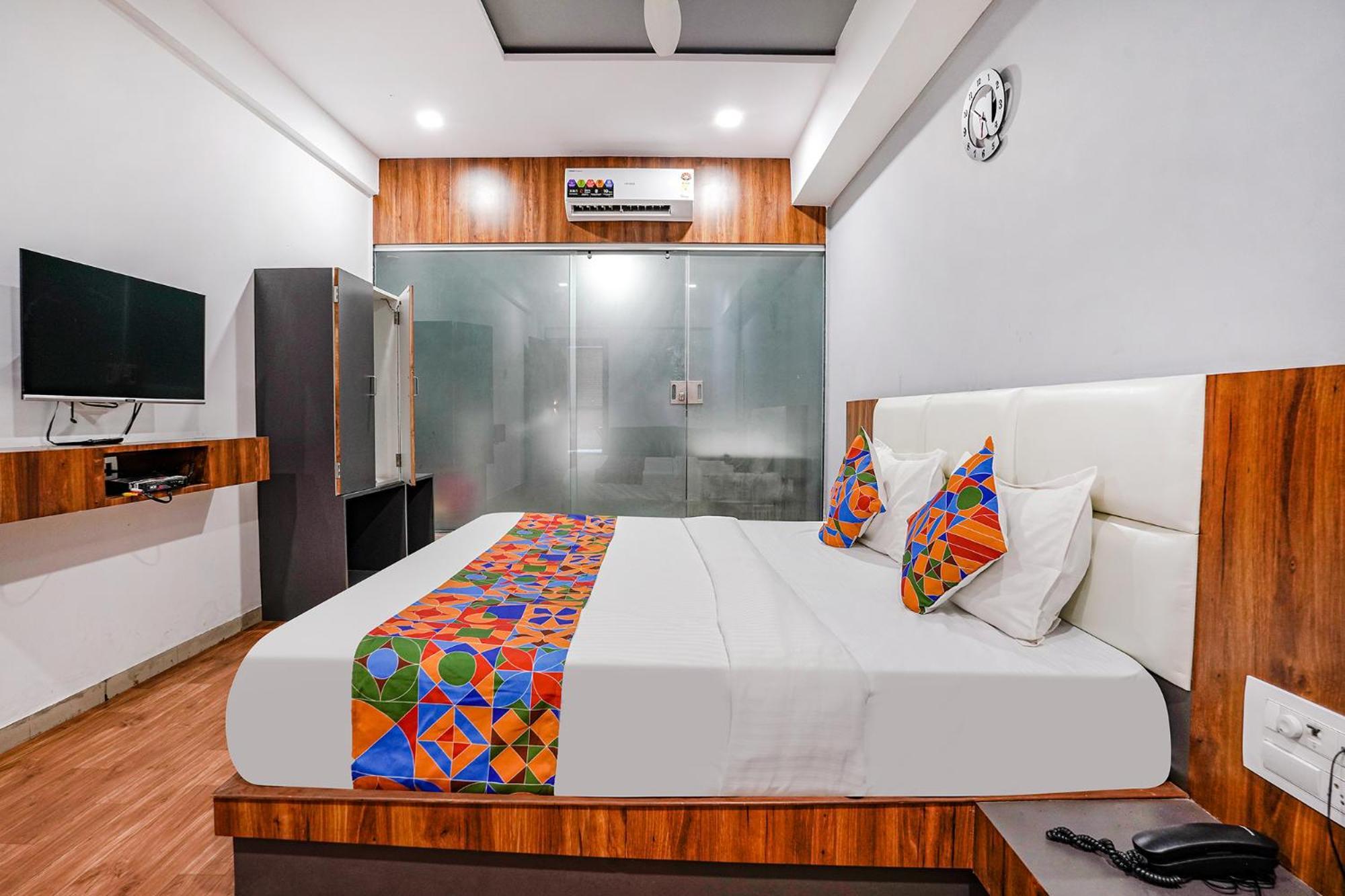 Fabhotel The Valentine - Udhna Road 苏拉特 外观 照片